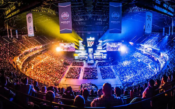 瞧不起国足？中国香港主帅放话：只想获胜！改写历史，球迷渴望赢国足