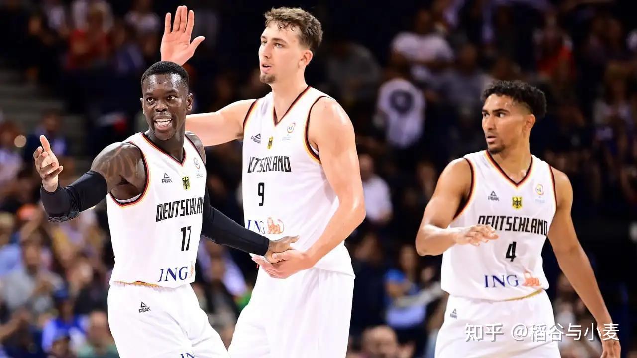 球均落外角 球均落外角