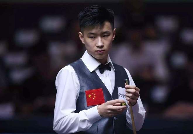 一脚传递直 一脚传递直